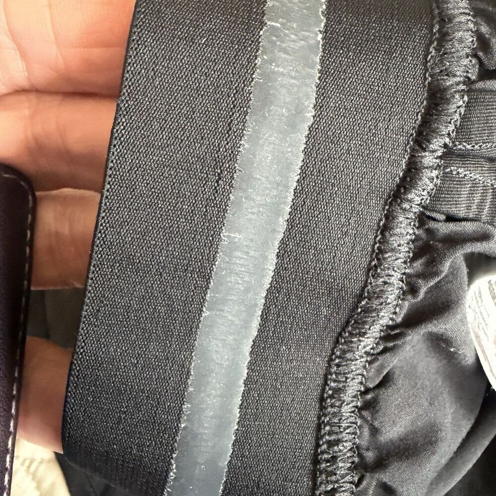Gymshark Women’s Unlined Black Training Running Shorts Size Medium - Picture 9 of 9
